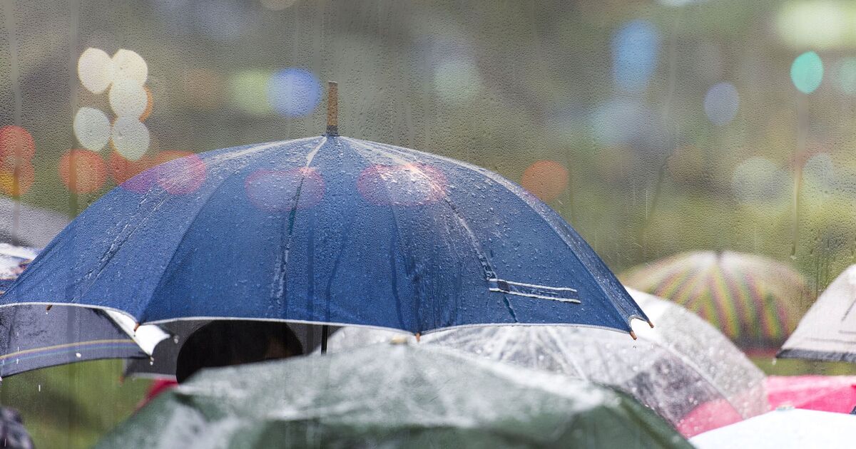 UK weather maps show 880-miles Atlantic storm set to hit Britain